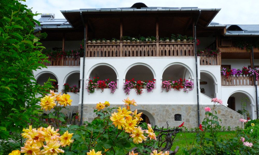 foto el monasterio ortodoxo Ostrov, Rumania