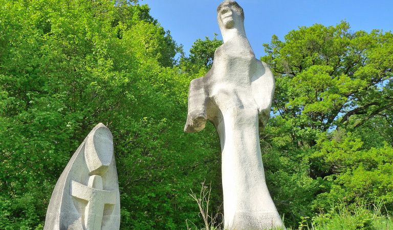 Le camp de sculpture en pierre de Roumanie